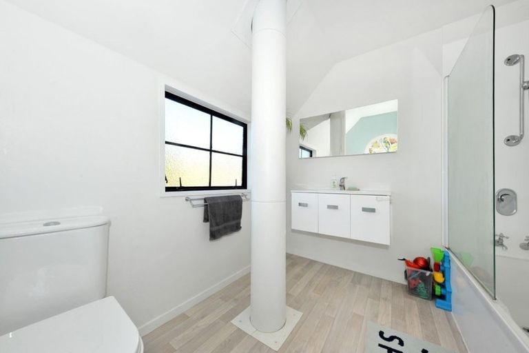 Photo of property in 28 Mauger Drive, Heathcote Valley, Christchurch, 8022