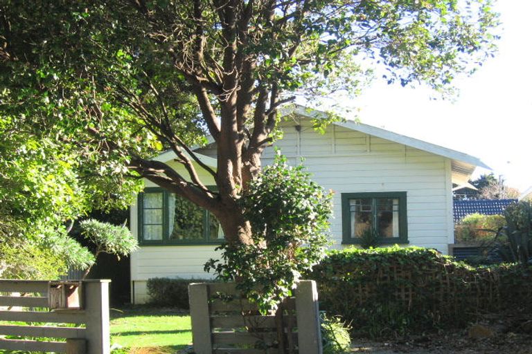 Photo of property in 7 Tawa Street, Eastbourne, Lower Hutt, 5013