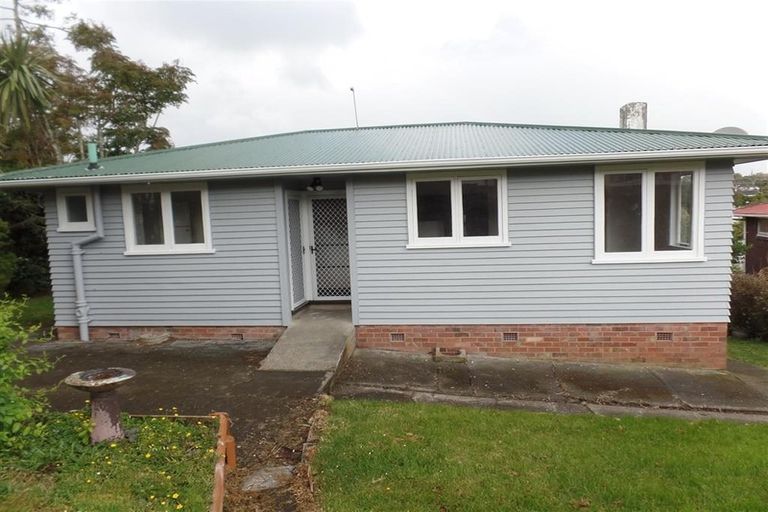 Photo of property in 16 Trojan Crescent, New Lynn, Auckland, 0600