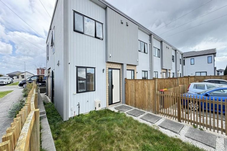 Photo of property in 2 Freshland Drive, Flat Bush, Auckland, 2019