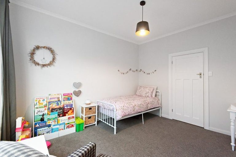 Photo of property in 15 West Avenue, Saint Clair, Dunedin, 9012