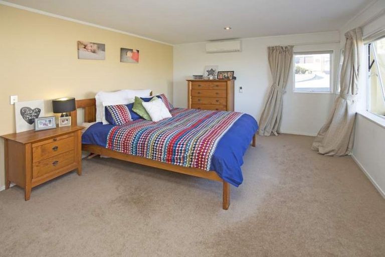 Photo of property in 1312 Whangaparaoa Road, Army Bay, Whangaparaoa, 0930