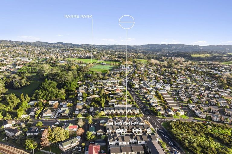Photo of property in 38c Seymour Road, Sunnyvale, Auckland, 0612