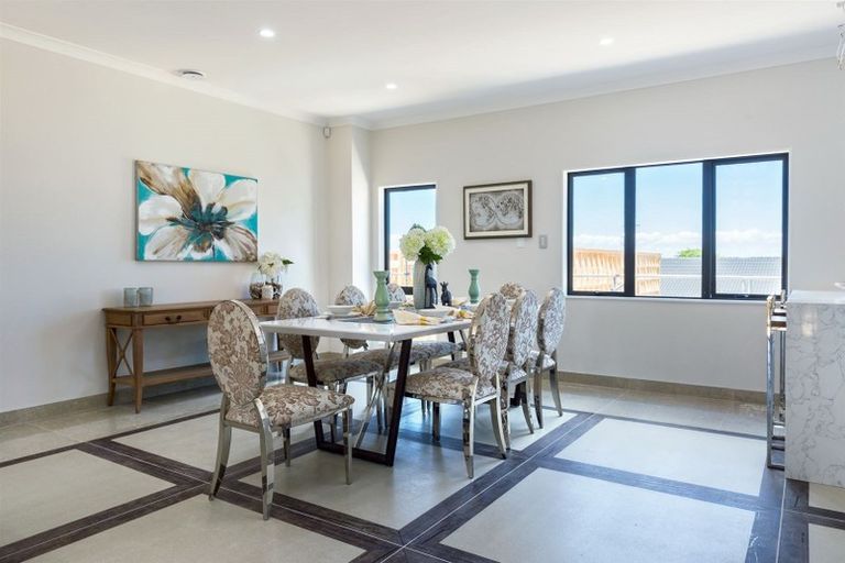 Photo of property in 4225c Great North Road, Glendene, Auckland, 0602