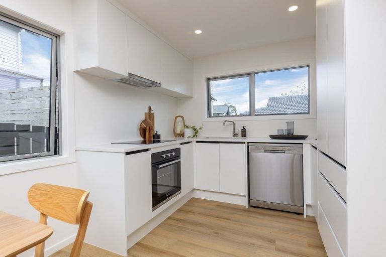 Photo of property in 58a Cedar Heights Avenue, Massey, Auckland, 0614