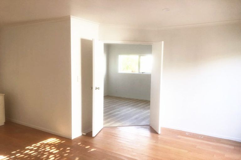 Photo of property in 63 Peach Road, Glenfield, Auckland, 0629