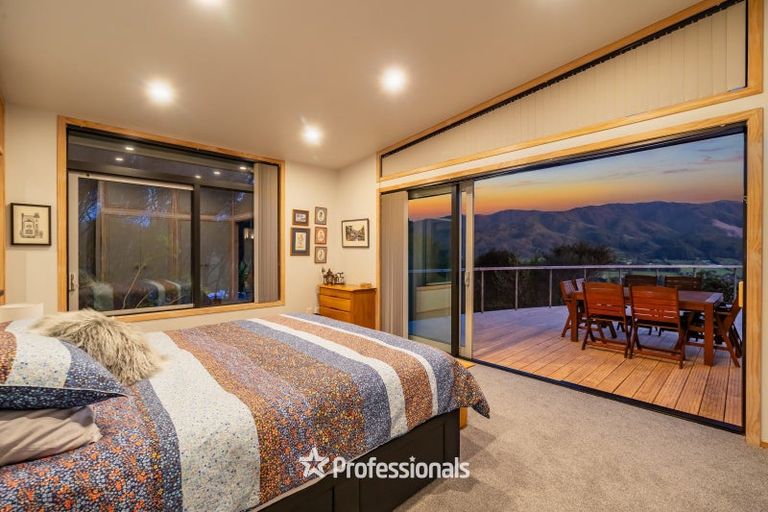 Photo of property in 12 Mount Marua Way, Timberlea, Upper Hutt, 5018