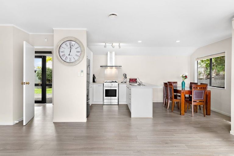 Photo of property in 1/3 Margan Avenue, New Lynn, Auckland, 0600