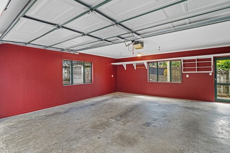 Photo of property in 2/62 Target Road, Totara Vale, Auckland, 0629