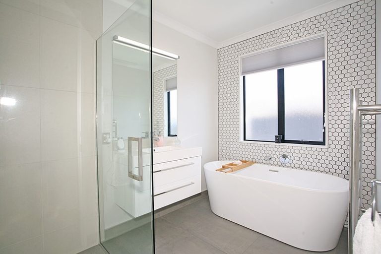 Photo of property in 18 Pistacia Place, Hornby, Christchurch, 8025