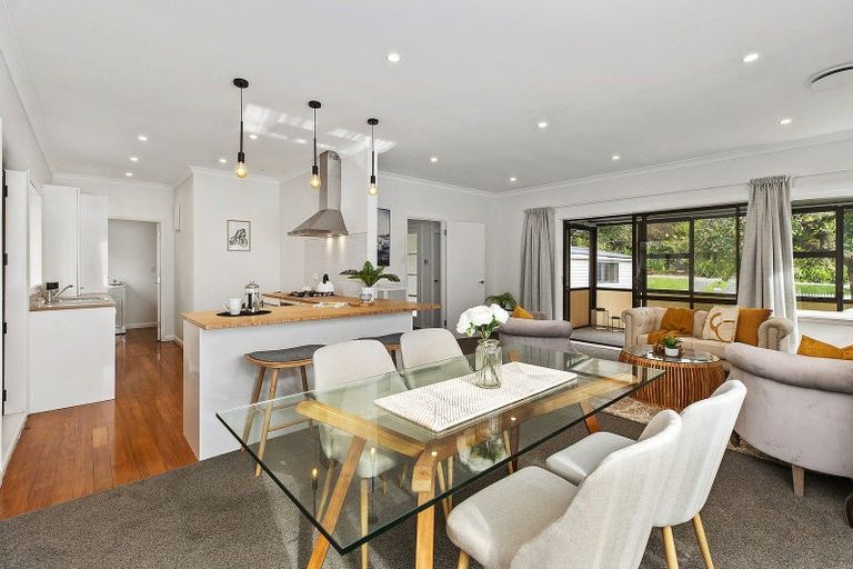 Photo of property in 44 The Drive, Tawa, Wellington, 5028