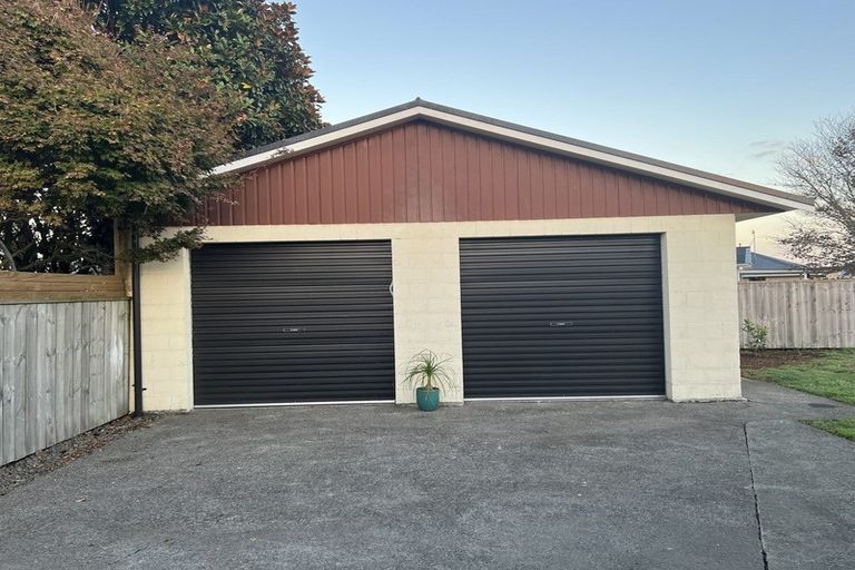 Photo of property in 2 Park Lane, Waitara, 4320