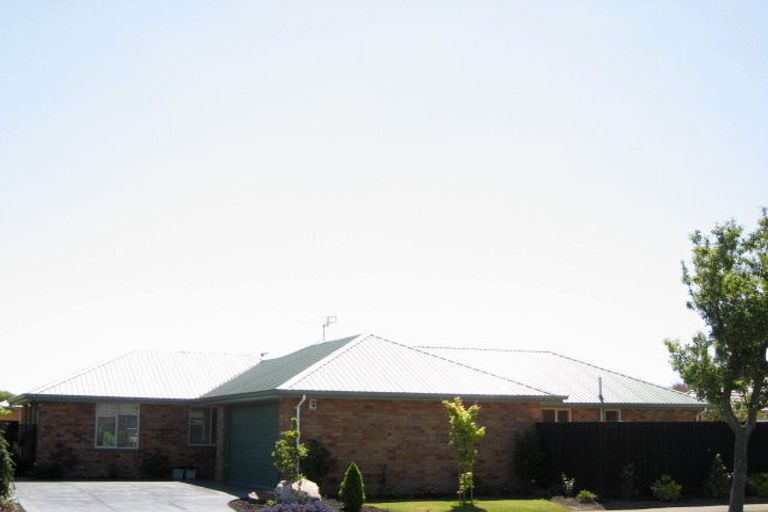 Photo of property in 75a Farquhars Road, Redwood, Christchurch, 8051