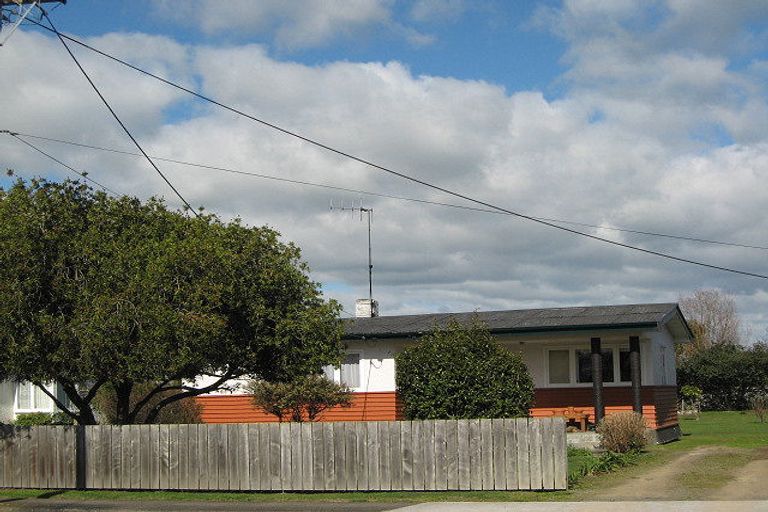 Photo of property in 32 Francis Drake Street, Waipukurau, 4200
