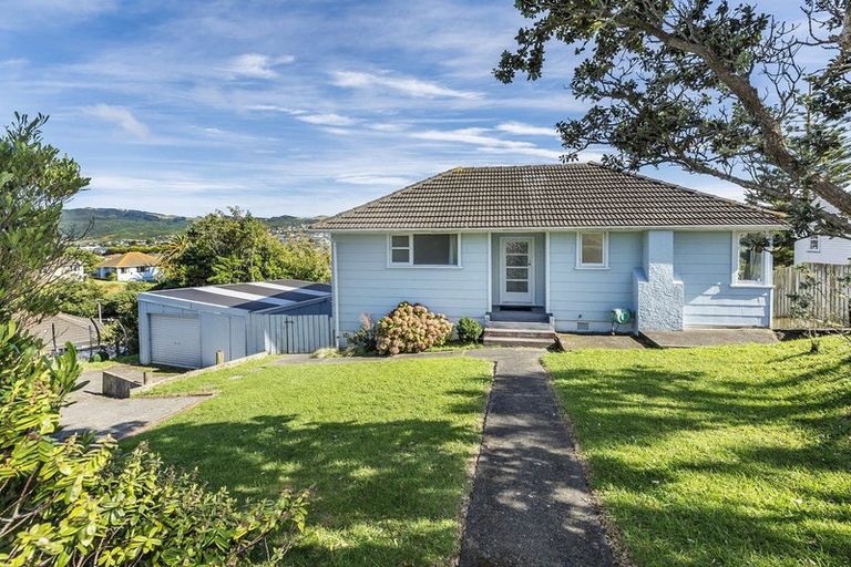 Photo of property in 13 Downes Street, Titahi Bay, Porirua, 5022