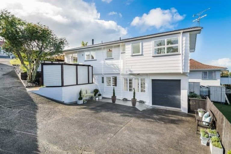 Photo of property in 27 Montclair Rise, Browns Bay, Auckland, 0630