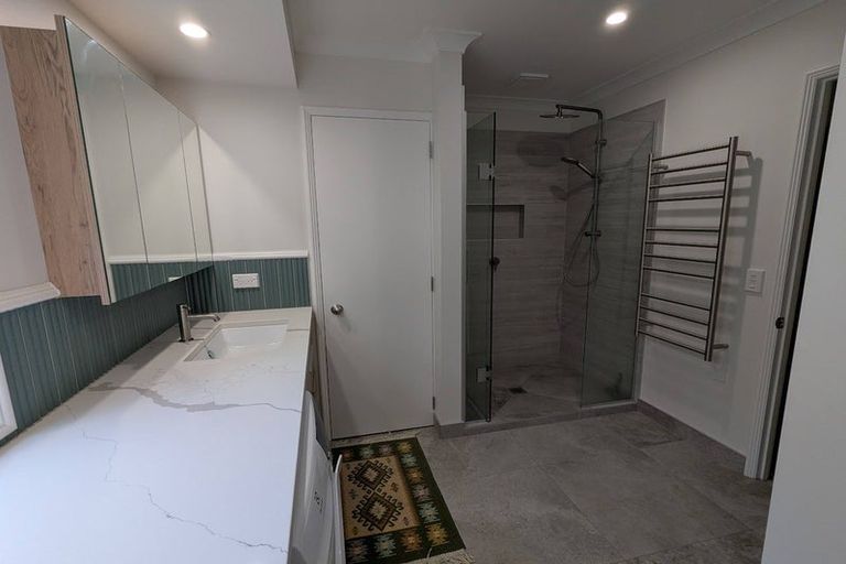 Photo of property in 188b Henderson Valley Road, Henderson, Auckland, 0612