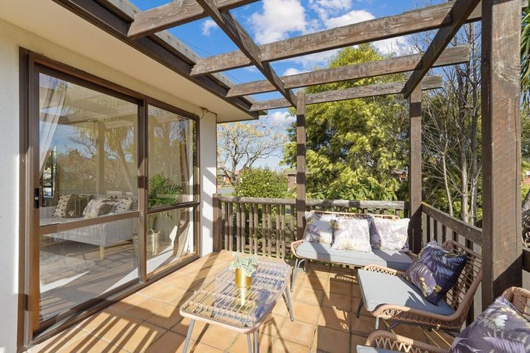 Photo of property in 2/15 Lowry Avenue, Redwood, Christchurch, 8051