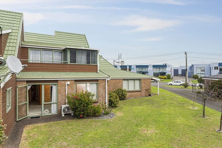 Photo of property in Puriri Village, 24/3 Puriri Street, Mount Maunganui, 3116
