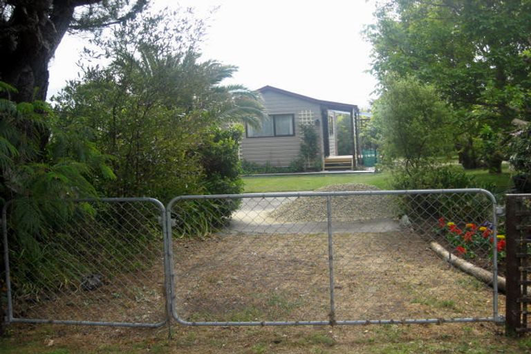 Photo of property in 180 Kings Road, Leithfield, 7481