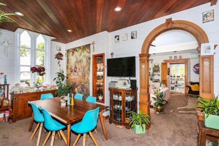 Photo of property in 53 Paparata Road, Bombay, 2675