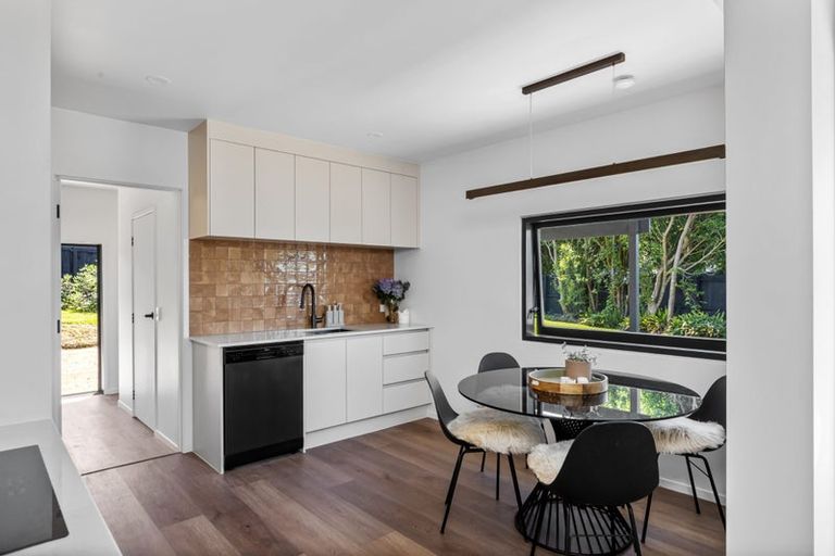 Photo of property in 2/26 Salem Place, Torbay, Auckland, 0630