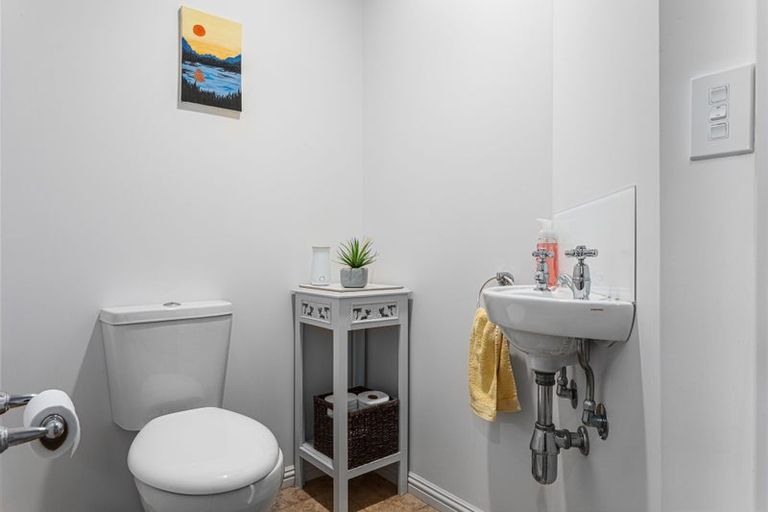 Photo of property in 28 Barry Avenue, Whakatane, 3120