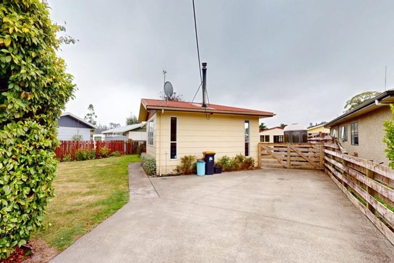 Photo of property in 8 Custom Street, Ashhurst, 4810