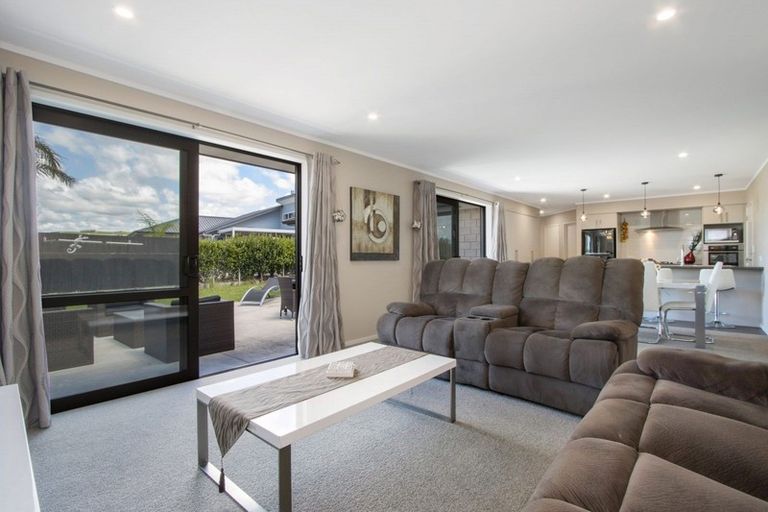 Photo of property in 3 Lakeside Terrace, Omokoroa, 3114