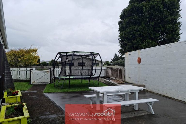 Photo of property in 72 Manu Crescent, Upper Vogeltown, New Plymouth, 4310