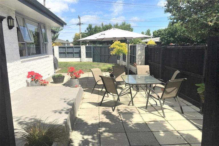 Photo of property in 2 Dunbarton Street, Redwood, Christchurch, 8051