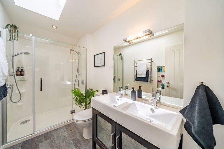 Photo of property in 355 Fergusson Drive, Heretaunga, Upper Hutt, 5018