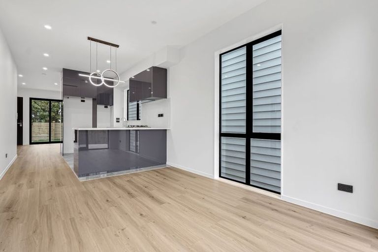 Photo of property in 54a Waimai Avenue, Weymouth, Auckland, 2103