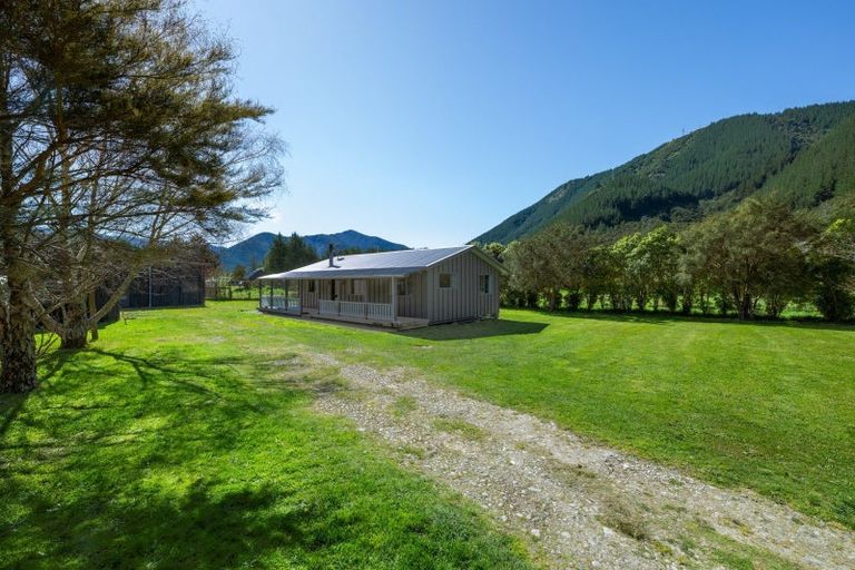 Photo of property in 137 Wakamarina Road, Canvastown, Havelock, 7178