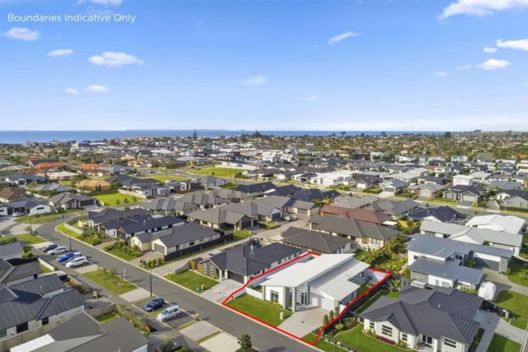 Photo of property in 19 Hiria Crescent, Papamoa Beach, Papamoa, 3118