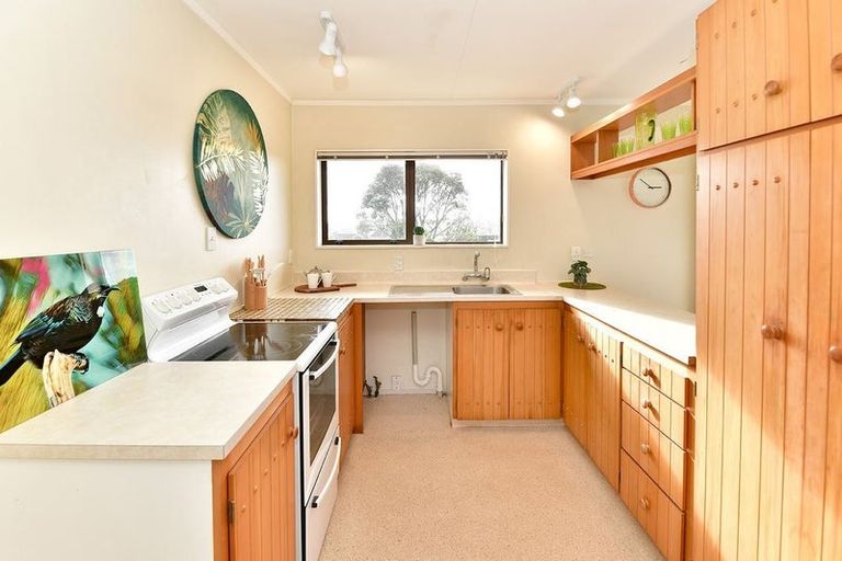 Photo of property in 16 Petrel Place, Massey, Auckland, 0614