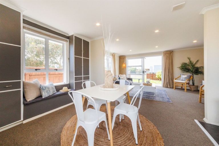 Photo of property in 18 Roore Street, Foxton Beach, Foxton, 4815