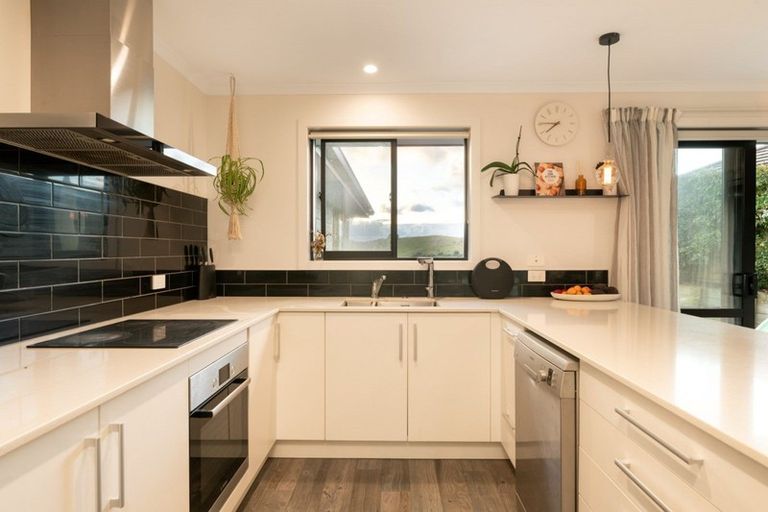 Photo of property in 205 Ballintoy Park Drive, Welcome Bay, Tauranga, 3175