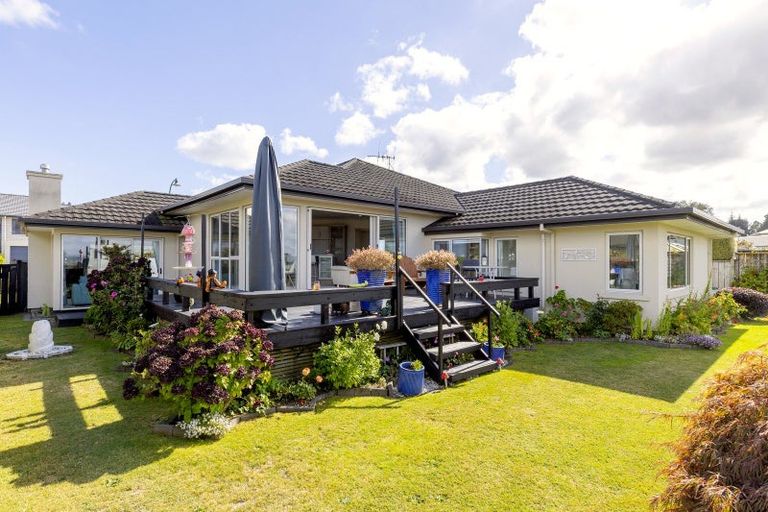Photo of property in 17 Acacia Bay Road, Nukuhau, Taupo, 3330