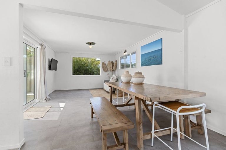 Photo of property in 46 Donnelly Street, Oakura, 4314