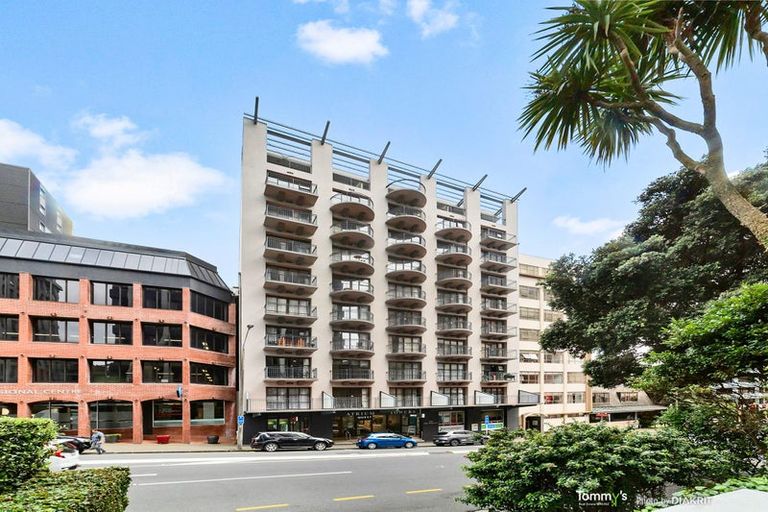 Photo of property in Atrium Apartments, 2i/154 The Terrace, Wellington Central, Wellington, 6011