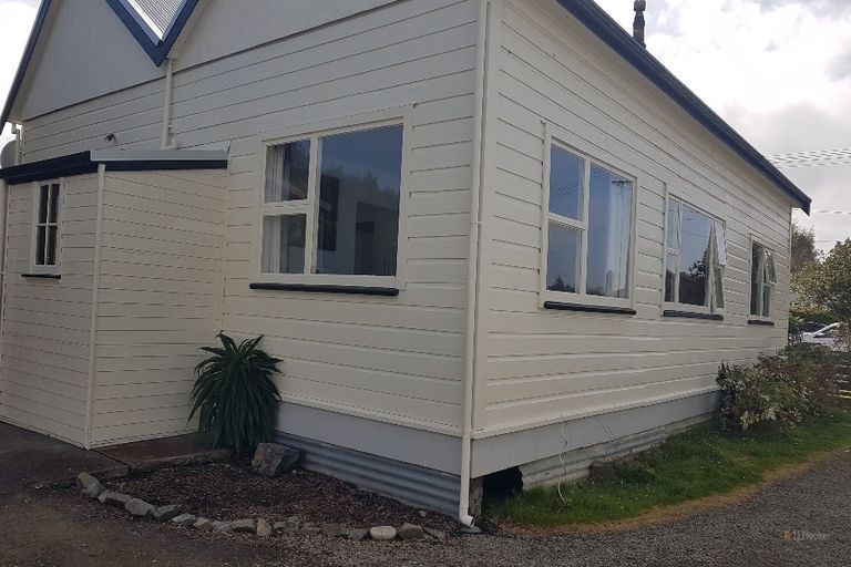Photo of property in 15 Coronation Street, Waimate, 7924