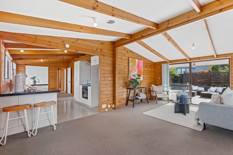 Photo of property in 5 Elizabeth Drive, West Harbour, Auckland, 0618