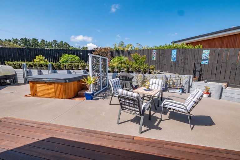 Photo of property in 11 Midgard Road, Coopers Beach, 0420