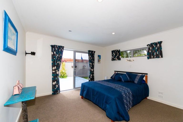 Photo of property in 4 Gregory Grove, Clive, 4102