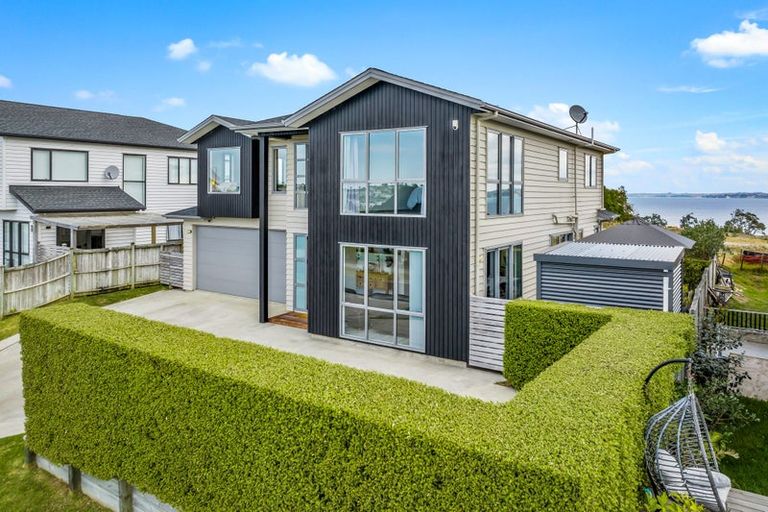 Photo of property in 36 Resolution Drive, Gulf Harbour, Whangaparaoa, 0930