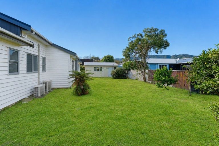 Photo of property in 285 Te Moana Road, Waikanae, 5036