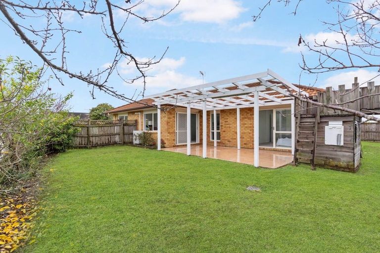 Photo of property in 3 Villino Place, Randwick Park, Auckland, 2105