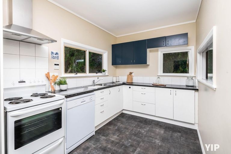 Photo of property in 23 Makara Road, Karori, Wellington, 6012
