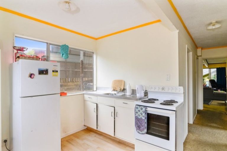 Photo of property in 2 Spencer Street, Western Heights, Rotorua, 3015